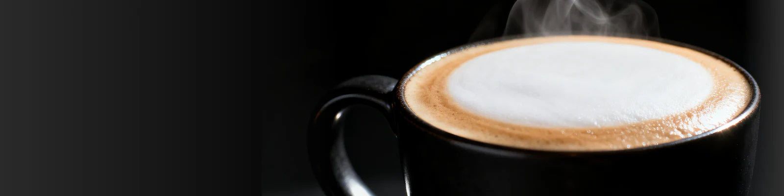 Dichter, seidiger <br class="coffeemas_c-small-hide"><br class="coffeemas_c-pc-hide">Milchschaum auf Knopfdruck